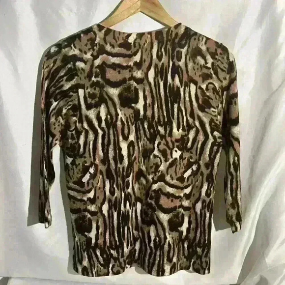 Talbots Sweater 100% Pure Merino Wool Leopard Print Crewneck Size LP - Picture 5 of 5